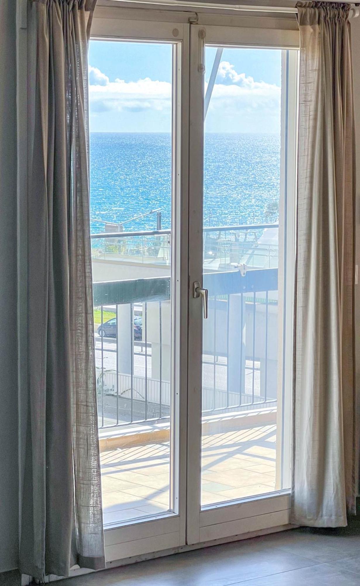 Alimos Sea View Family Apartment أثينا المظهر الخارجي الصورة
